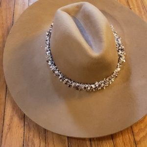 Suede like hat. Wool